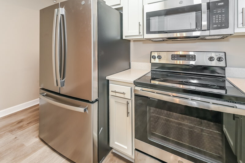 2,275/Mo, 2655 McCormick Woods Dr Jacksonville, FL 32225 Kitchen View 2