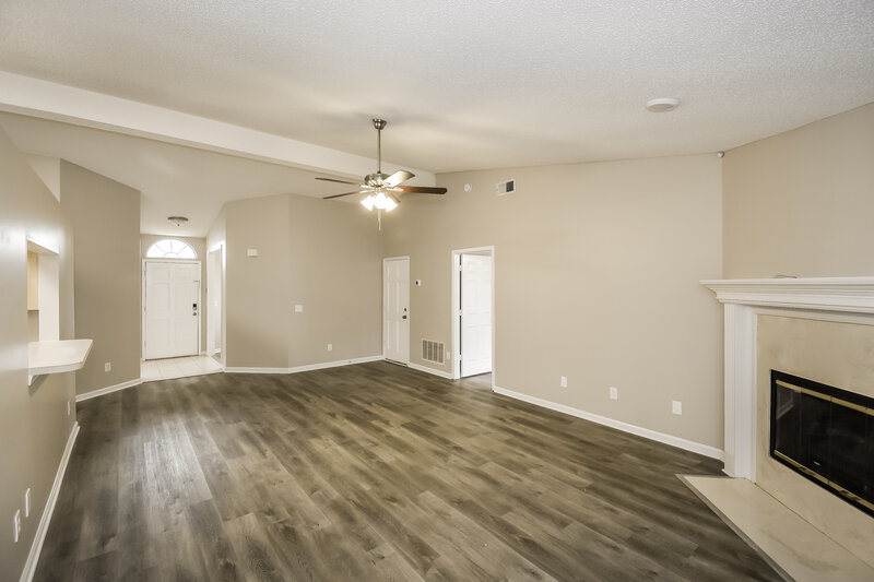 1,980/Mo, 11132 Barbizon Cir E Jacksonville, FL 32257 Living Room View