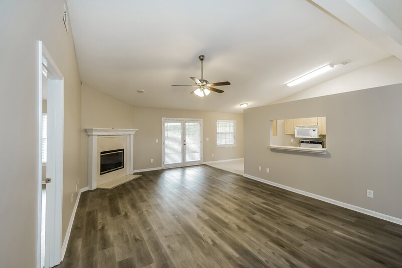 1,980/Mo, 11132 Barbizon Cir E Jacksonville, FL 32257 Living Room View 2