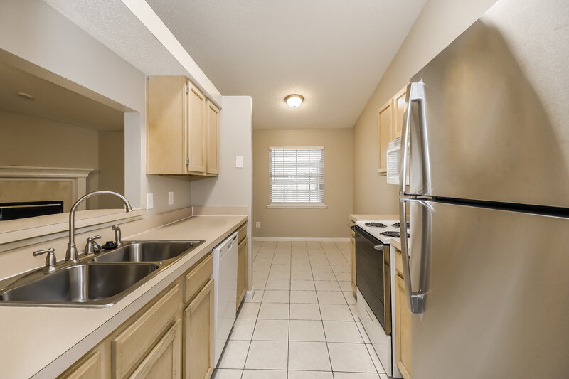 1,980/Mo, 11132 Barbizon Cir E Jacksonville, FL 32257 Kitchen View