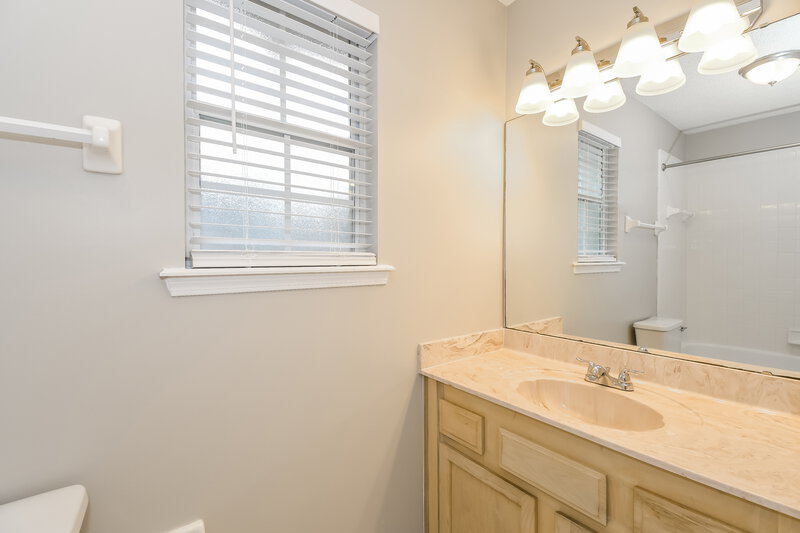 1,980/Mo, 11132 Barbizon Cir E Jacksonville, FL 32257 Bathroom View