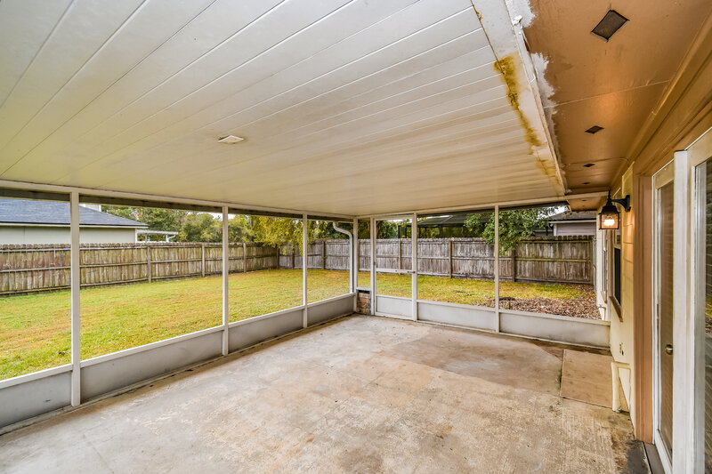 1,980/Mo, 11132 Barbizon Cir E Jacksonville, FL 32257 Screen Porch View