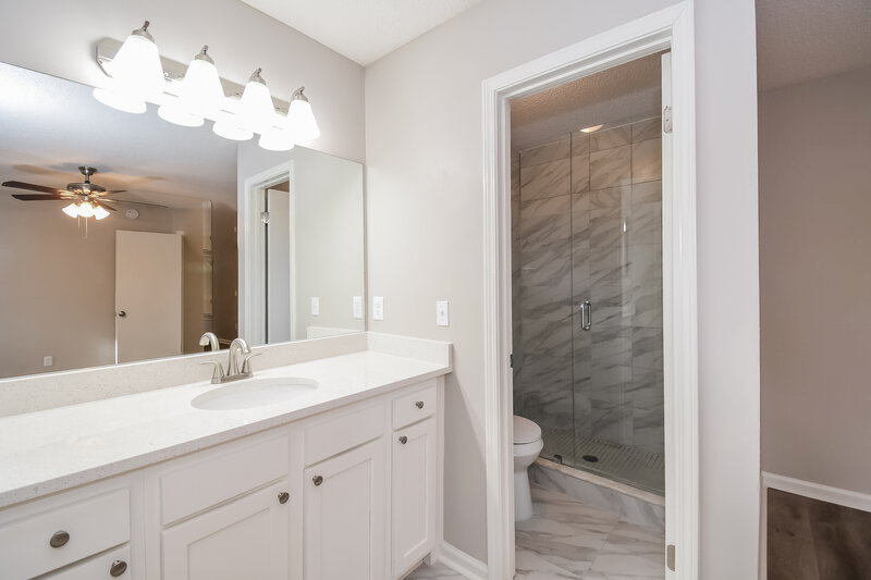 1,995/Mo, 252 Quebec Ln Jacksonville, FL 32225 Main Bathroom View