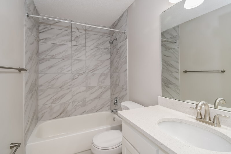 1,995/Mo, 252 Quebec Ln Jacksonville, FL 32225 Bathroom View
