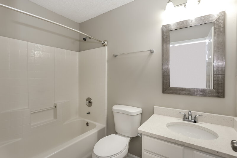 1,720/Mo, 9003 Fallsmill Dr Jacksonville, FL 32244 Bathroom View