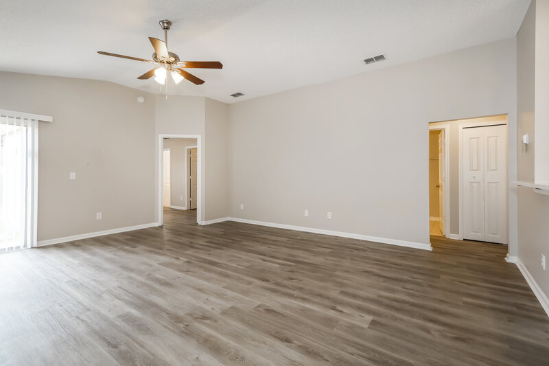 1,690/Mo, 6875 Recreation Trl Jacksonville, FL 32244 Living Room View