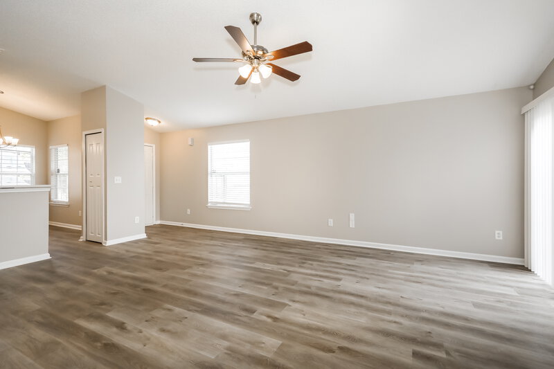 1,690/Mo, 6875 Recreation Trl Jacksonville, FL 32244 Living Room View 3