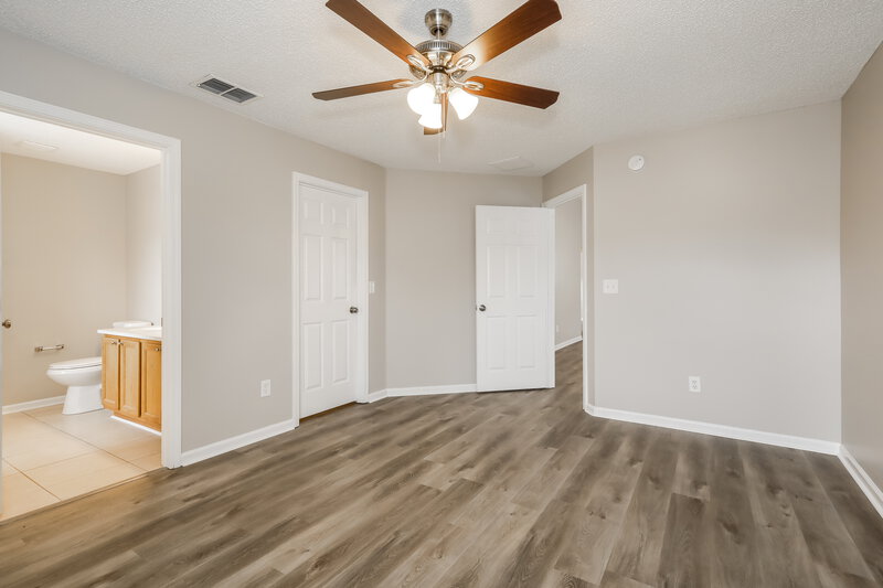 1,690/Mo, 6875 Recreation Trl Jacksonville, FL 32244 Main Bedroom View 2