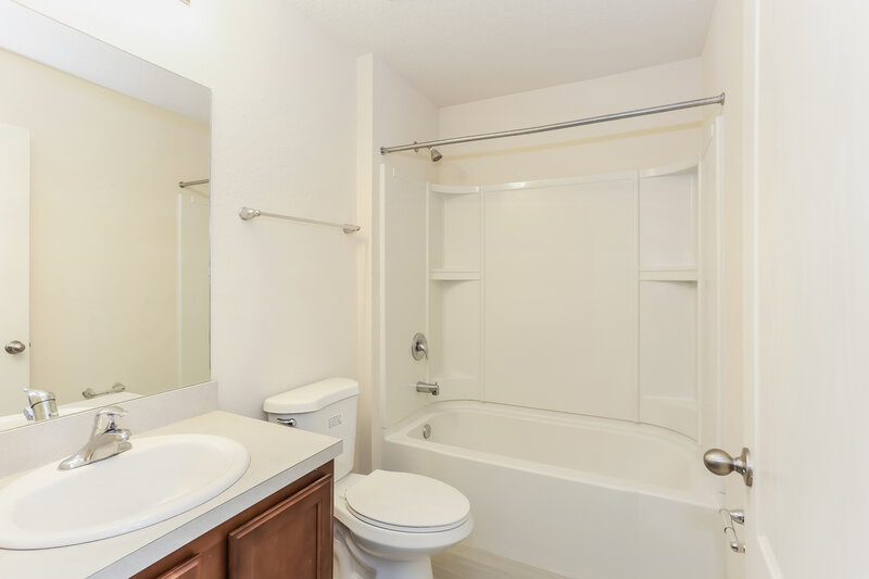1,830/Mo, 12394 Glimmer Way Jacksonville, FL 32219 Bathroom View