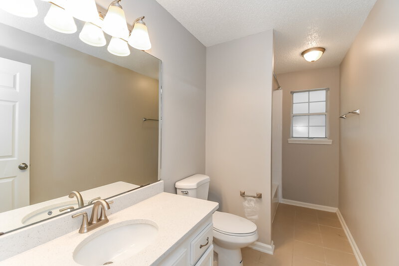 1,875/Mo, 1716 Spring Star Ct Jacksonville, FL 32221 Bathroom View