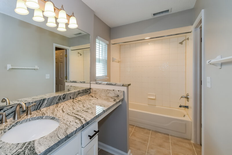 1,670/Mo, 5363 Tessa Ter Jacksonville, FL 32244 Main Bathroom View