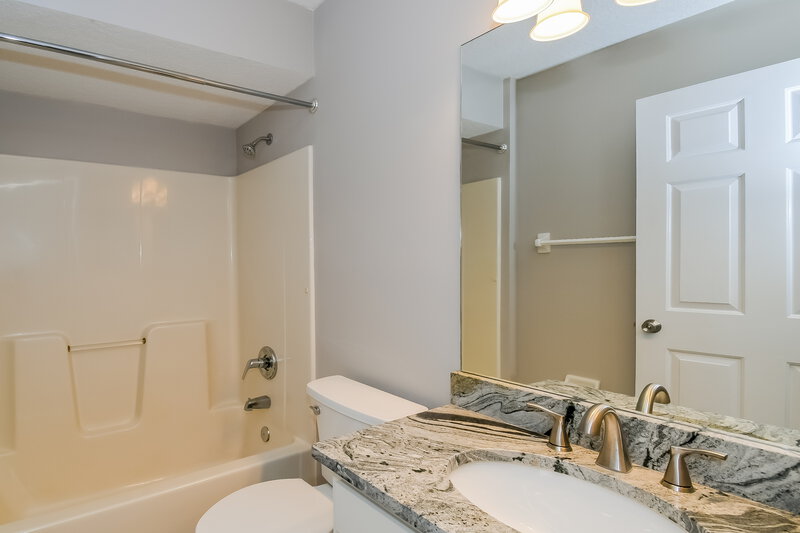 1,670/Mo, 5363 Tessa Ter Jacksonville, FL 32244 Bathroom View