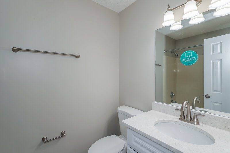 2,065/Mo, 4423 Huntington Forest Blvd Jacksonville, FL 32257 Bathroom View