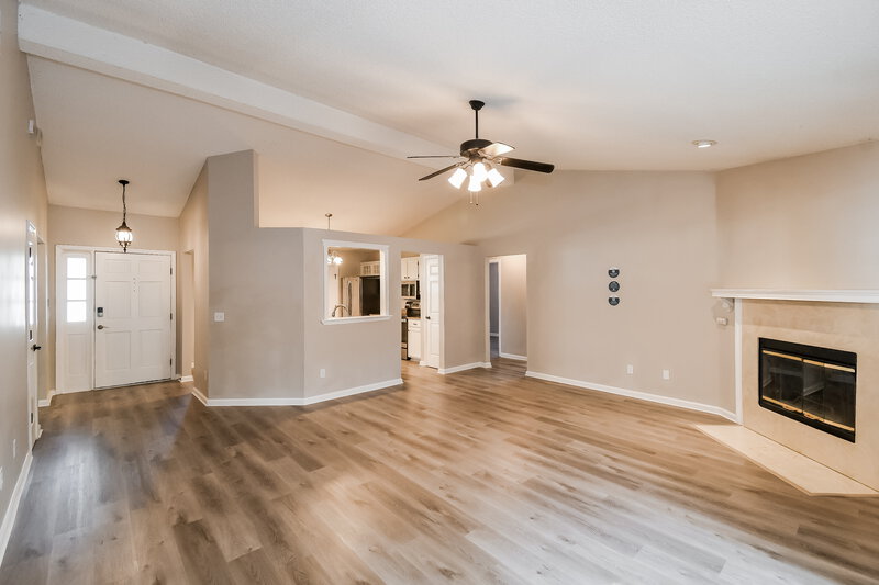 1,940/Mo, 4560 Arch Creek Dr S Jacksonville, FL 32257 Living Room View 2