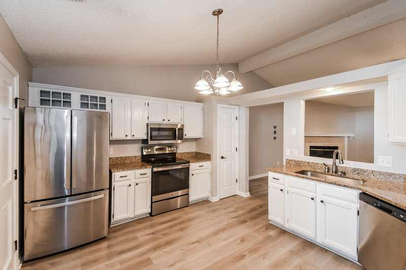 1,940/Mo, 4560 Arch Creek Dr S Jacksonville, FL 32257 Kitchen View