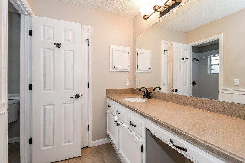 1,940/Mo, 4560 Arch Creek Dr S Jacksonville, FL 32257 Main Bathroom View