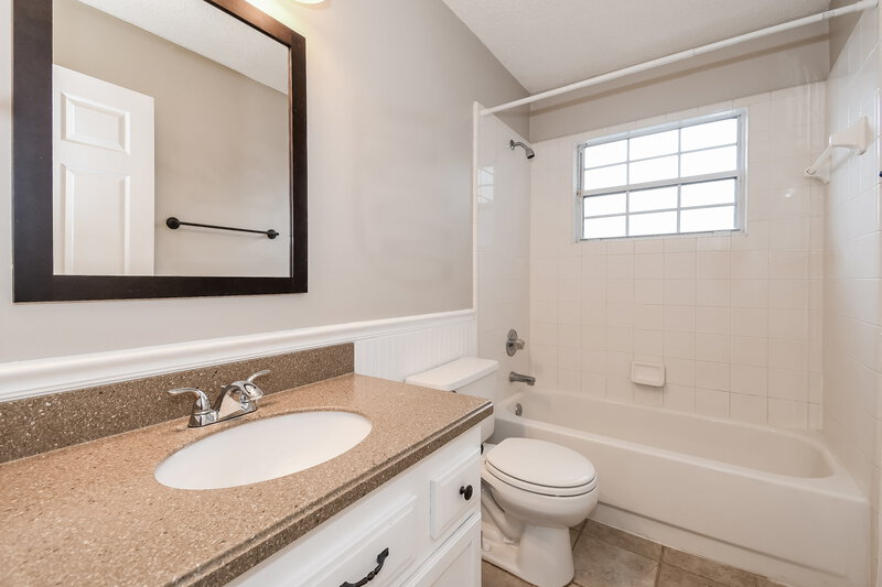 1,940/Mo, 4560 Arch Creek Dr S Jacksonville, FL 32257 Bathroom View