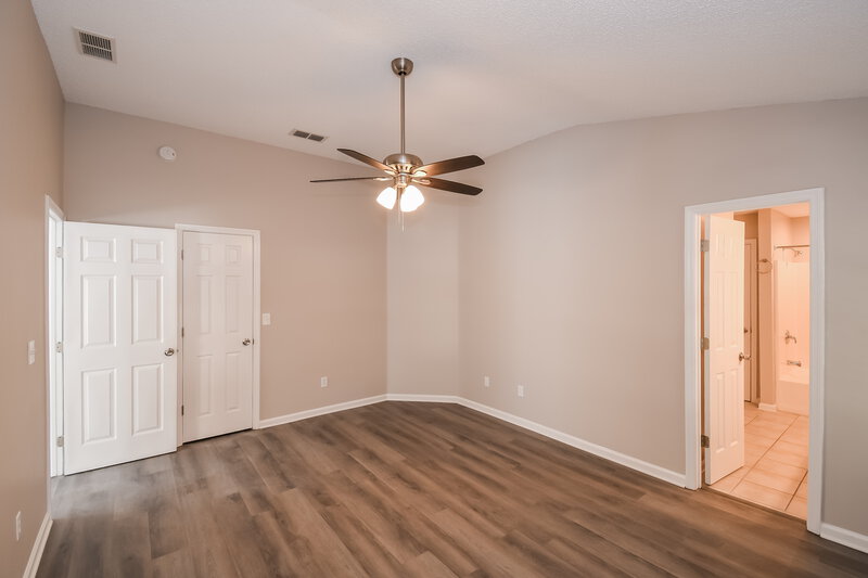 2,070/Mo, 9549 Staples Mill Dr Jacksonville, FL 32244 Main Bedroom View 2