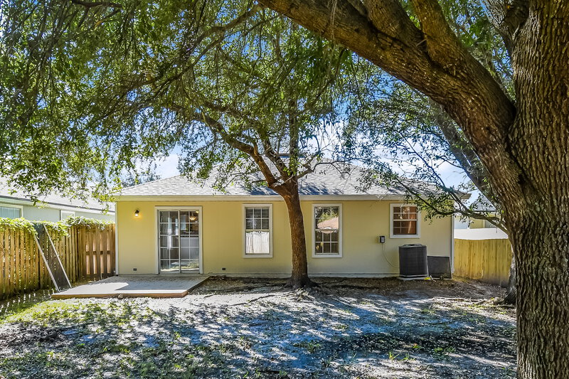 2,070/Mo, 9549 Staples Mill Dr Jacksonville, FL 32244 Rear View