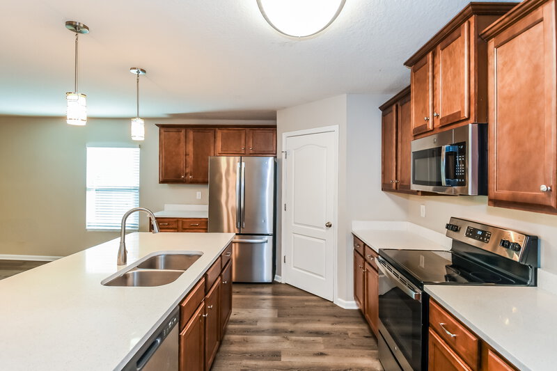 1,900/Mo, 1981 April Oaks Dr Jacksonville, FL 32221 Kitchen View 3