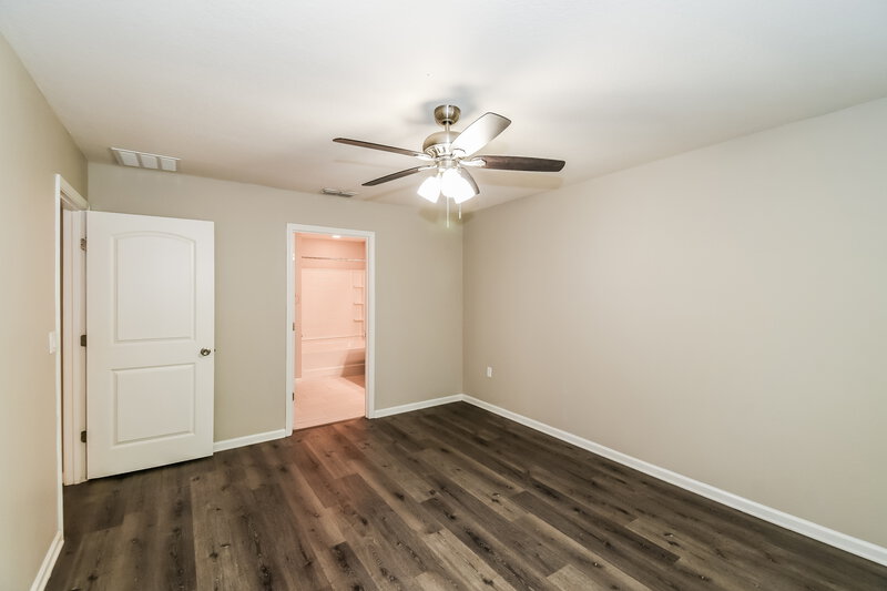 1,900/Mo, 1981 April Oaks Dr Jacksonville, FL 32221 Main Bedroom View 2