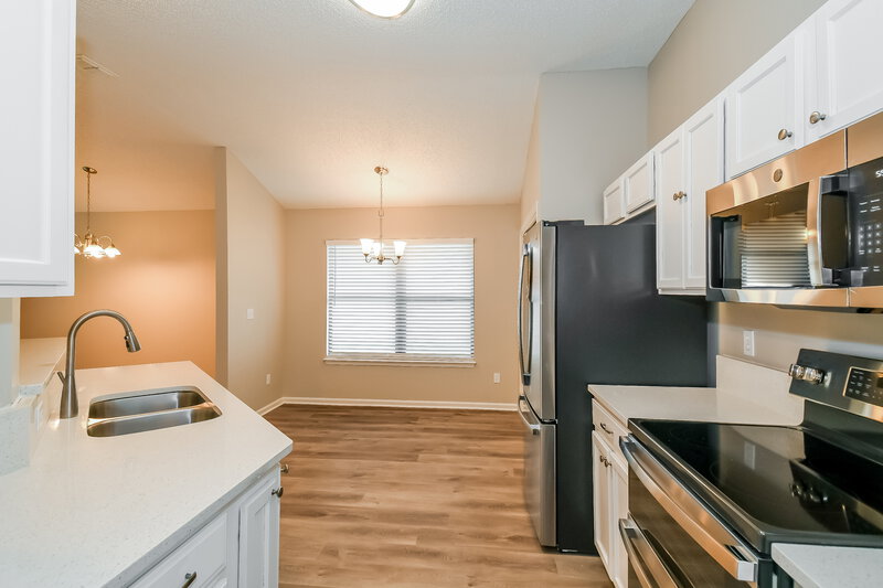 1,980/Mo, 2712 Secret Harbor Dr Orange Park, FL 32065 Kitchen View 2