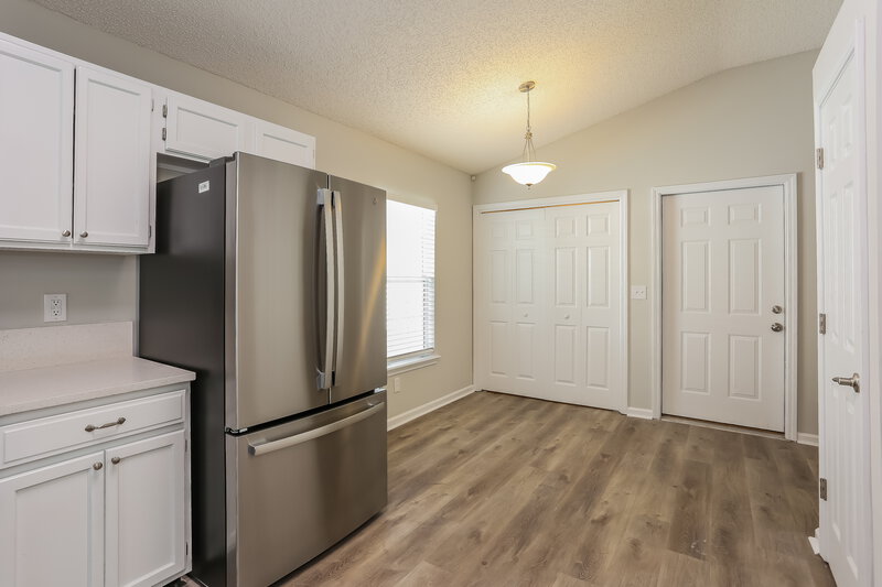 1,895/Mo, 3280 Lake Effie Ct N Jacksonville, FL 32277 Breakfast Nook View