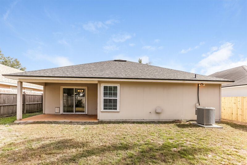 1,895/Mo, 3280 Lake Effie Ct N Jacksonville, FL 32277 Rear View