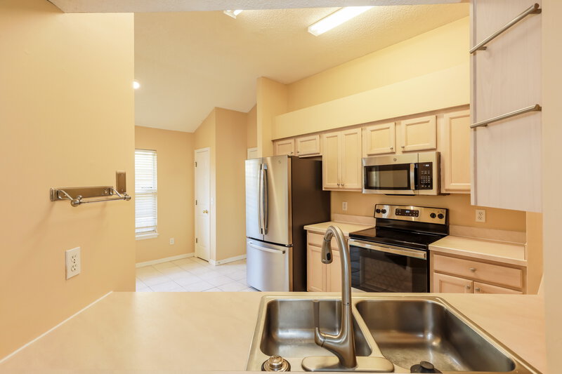 1,900/Mo, 8778 Celia Ct Jacksonville, FL 32217 Kitchen View 2