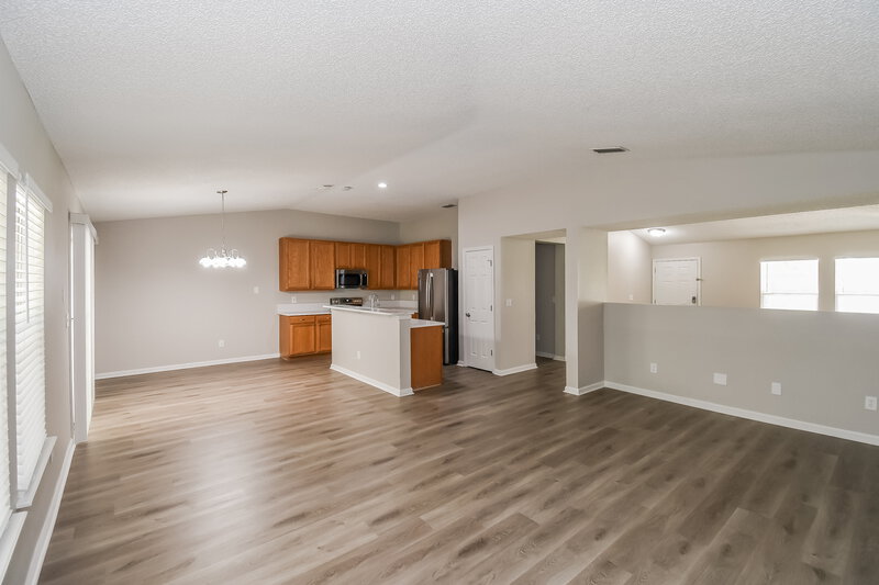 2,110/Mo, 9616 Clinton Corners Dr Jacksonville, FL 32222 Living Room View 3