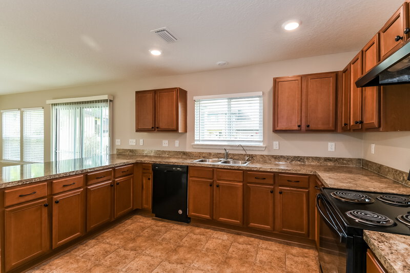 1,915/Mo, 7154 Preston Pines Trl Jacksonville, FL 32244 Kitchen View 2