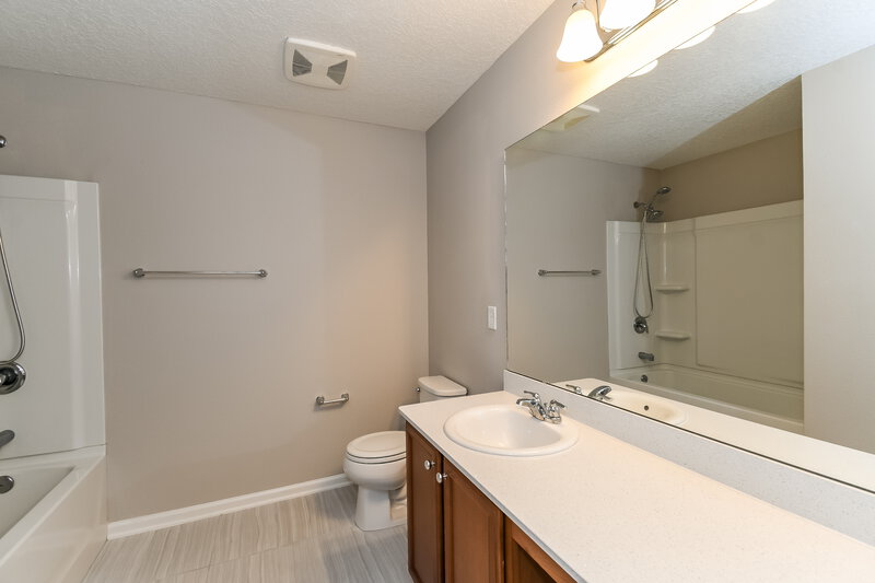 1,915/Mo, 7154 Preston Pines Trl Jacksonville, FL 32244 Bathroom View