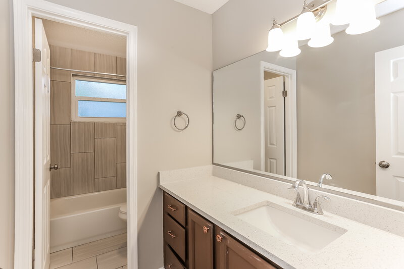 2,020/Mo, 1548 Oak Ridge Dr W Jacksonville, FL 32225 Bathroom View