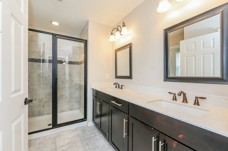 1,940/Mo, 3059 Holly Grove Ln Orange Park, FL 32073 Main Bathroom View