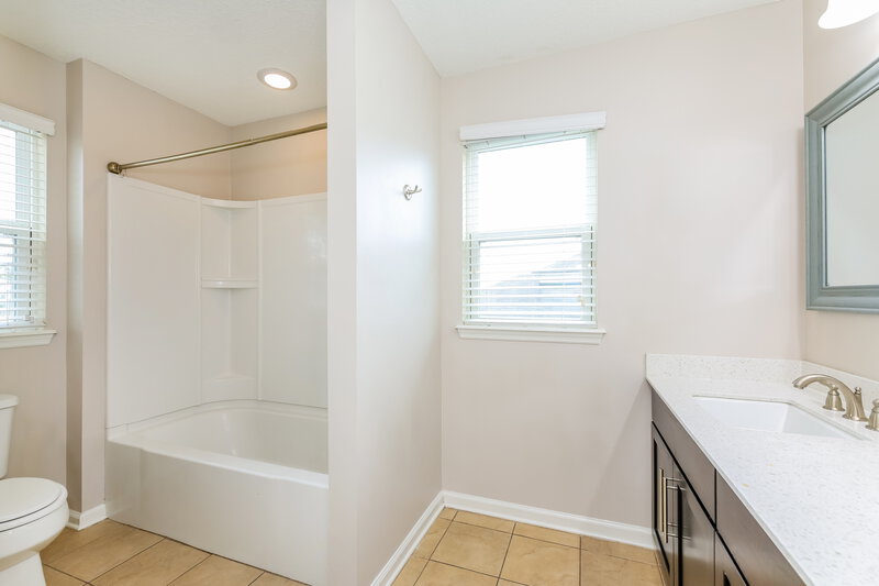 1,940/Mo, 3059 Holly Grove Ln Orange Park, FL 32073 Bathroom View