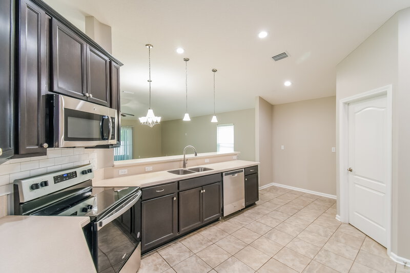 2,150/Mo, 2724 Bluff Estate Way Jacksonville, FL 32226 Kitchen View 2