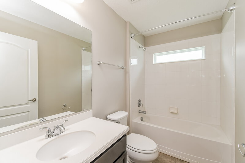 2,150/Mo, 2724 Bluff Estate Way Jacksonville, FL 32226 Bathroom View