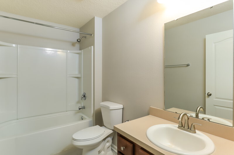 2,690/Mo, 7213 Cumbria Blvd E Jacksonville, FL 32219 Bathroom View