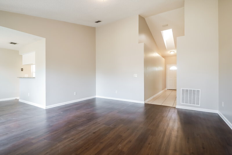 2,260/Mo, 2938 Seans Ct Green Cove Springs, FL 32043 Living Room View 4