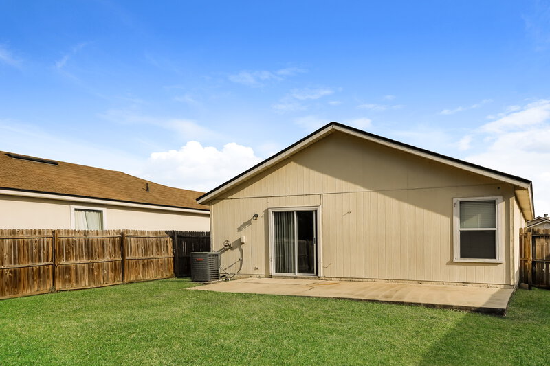 1,745/Mo, 1971 Longneedle Ln Middleburg, FL 32068 Rear View 2