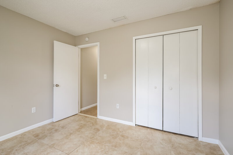 2,310/Mo, 1615 Twin Oak Ln Middleburg, FL 32068 Bedroom View 2