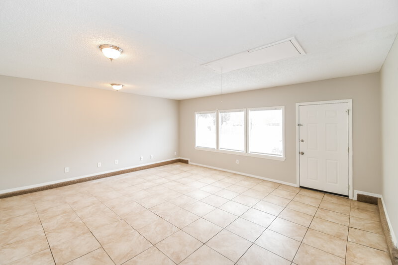 1,655/Mo, 647 Charles Carroll St Orange Park, FL 32073 Family Room View 2