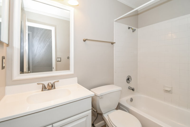 1,690/Mo, 2291 Richard Lee St Orange Park, FL 32073 Main Bathroom View