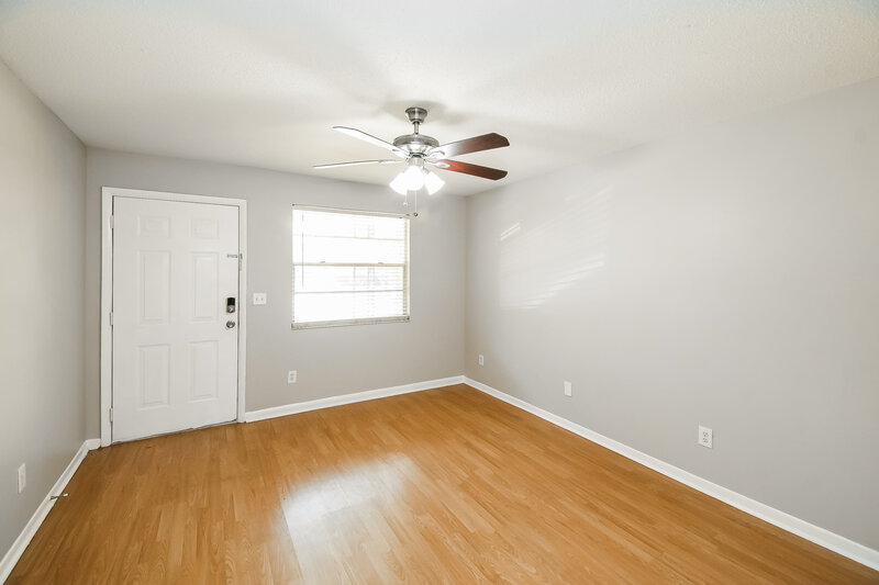 1,545/Mo, 4643 Ramona Blvd Jacksonville, FL 32205 Living Room View