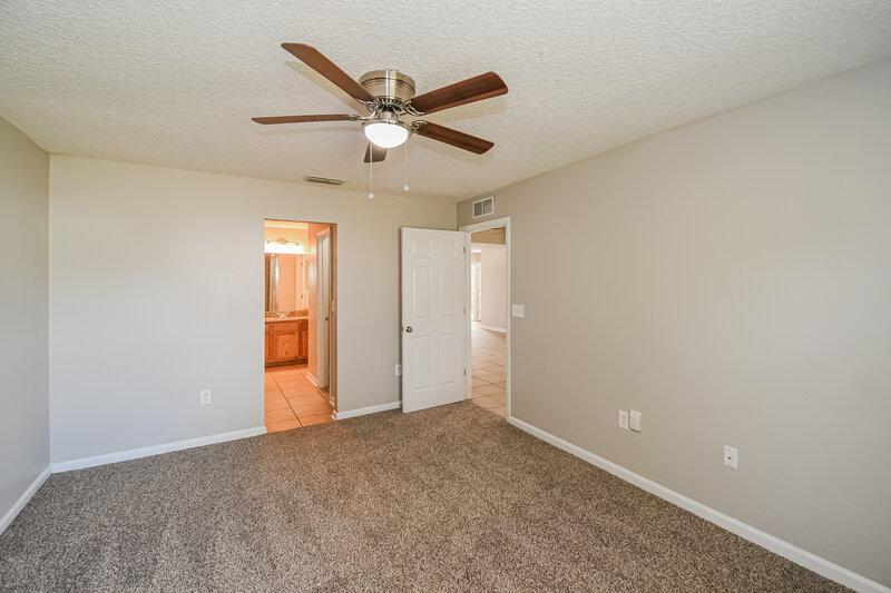 1,700/Mo, 8445 Oden Ave Jacksonville, FL 32216 Main Bedroom View 2