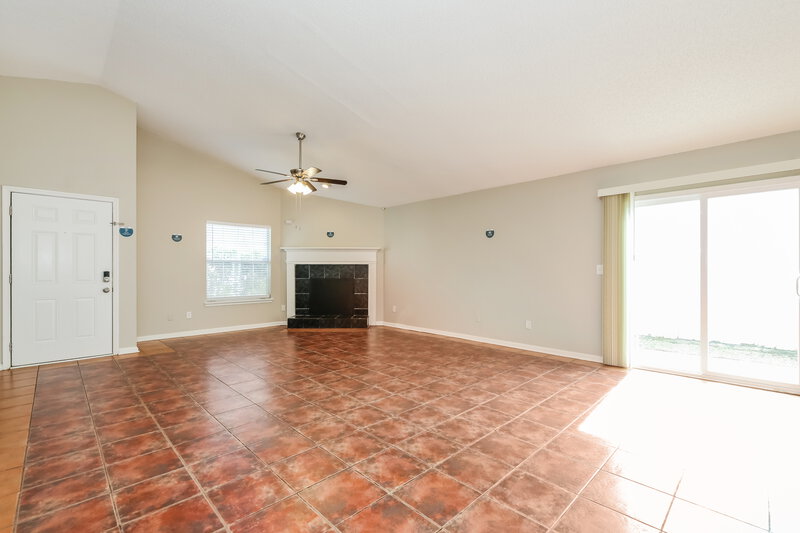 1,475/Mo, 10656 Northwyck Dr Jacksonville, FL 32218 Living Room View