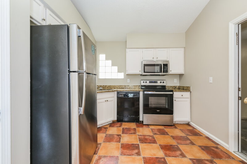 1,475/Mo, 10656 Northwyck Dr Jacksonville, FL 32218 Kitchen View