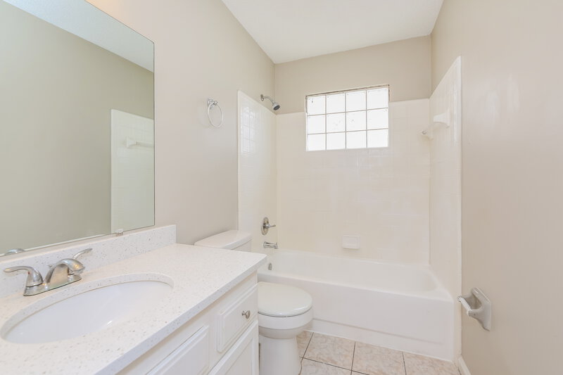 1,475/Mo, 10656 Northwyck Dr Jacksonville, FL 32218 Bathroom View