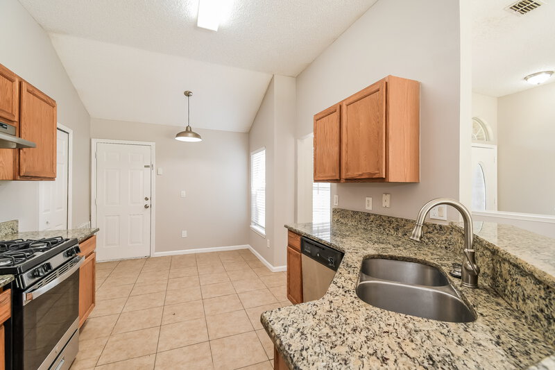 1,775/Mo, 4344 Marsh Hawk Dr S Jacksonville, FL 32218 Kitchen View