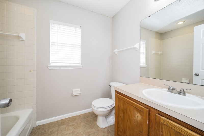 1,775/Mo, 4344 Marsh Hawk Dr S Jacksonville, FL 32218 Bathroom View